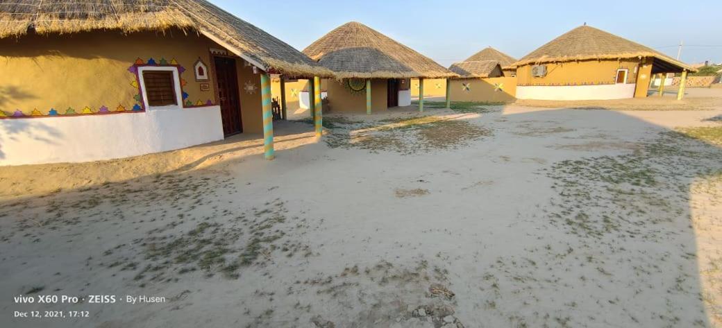 Mahefeel E Rann Resort Bherandiāla Extérieur photo